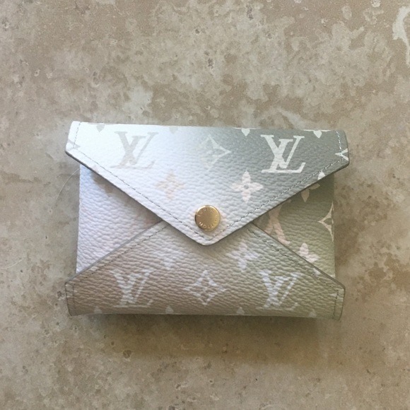 Louis Vuitton Kirigami Pochette - Picture 2 of 5